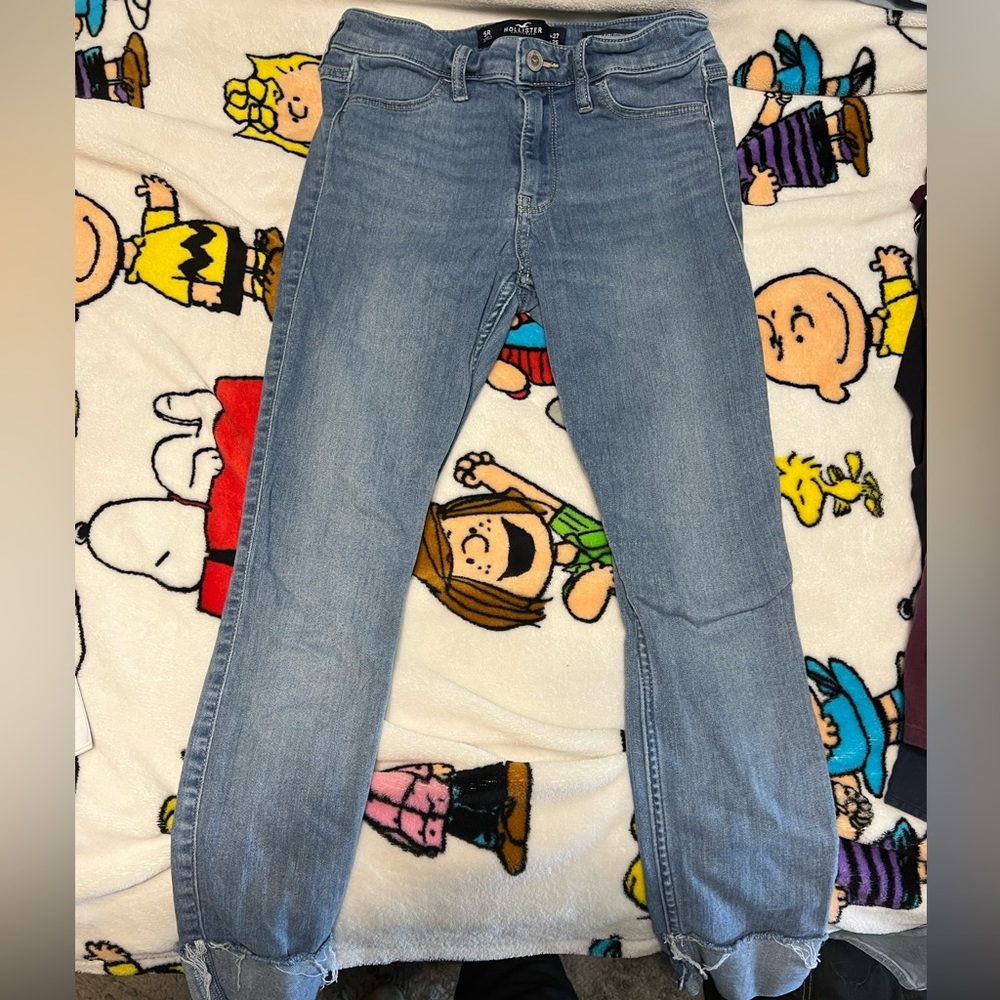 Light wash Hollister jeans